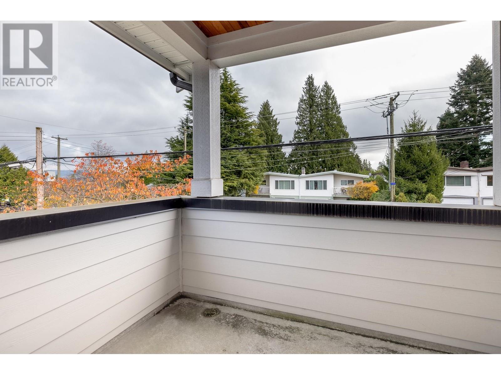 Listing Picture 29 of 40 : 6893 BURNS STREET, Burnaby / 本拿比 - 魯藝地產 Yvonne Lu Group - MLS Medallion Club Member