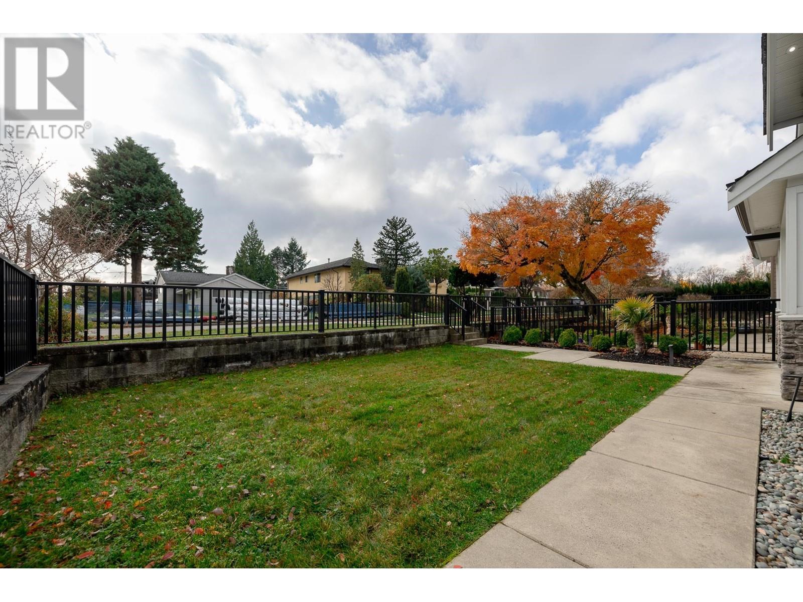 Listing Picture 35 of 40 : 6893 BURNS STREET, Burnaby / 本拿比 - 魯藝地產 Yvonne Lu Group - MLS Medallion Club Member