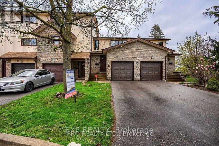 42 DAWSON CRESCENT, Brampton, Ontario