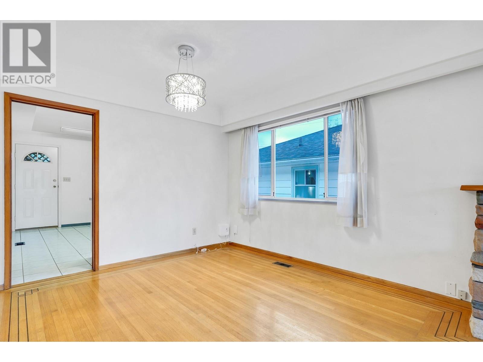 2477 E 53rd Avenue, Vancouver, British Columbia  V5S 1V7 - Photo 10 - R2968596