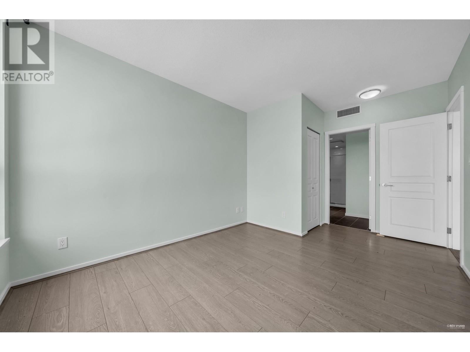 Listing Picture 21 of 39 : 2106 5883 BARKER AVENUE, Burnaby / 本拿比 - 魯藝地產 Yvonne Lu Group - MLS Medallion Club Member