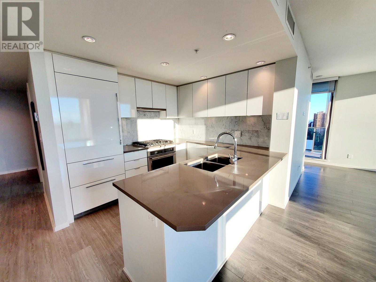 Listing Picture 10 of 39 : 2106 5883 BARKER AVENUE, Burnaby / 本拿比 - 魯藝地產 Yvonne Lu Group - MLS Medallion Club Member