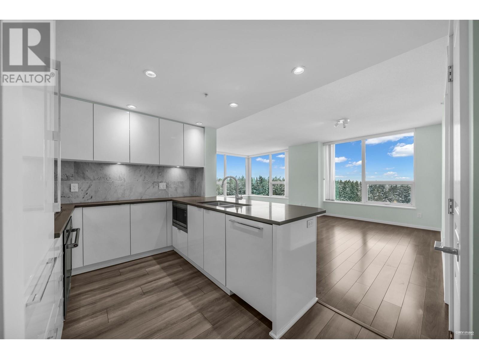 Listing Picture 9 of 39 : 2106 5883 BARKER AVENUE, Burnaby / 本拿比 - 魯藝地產 Yvonne Lu Group - MLS Medallion Club Member