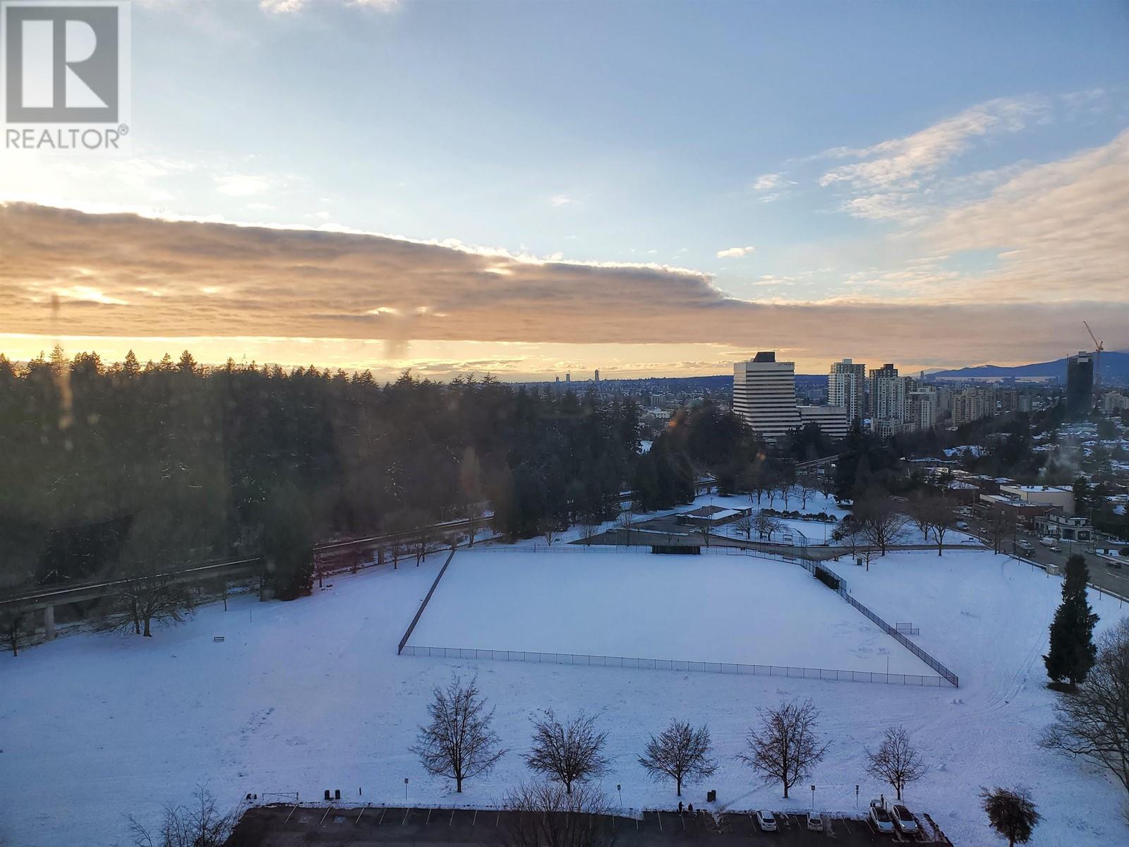 Listing Picture 38 of 39 : 2106 5883 BARKER AVENUE, Burnaby / 本拿比 - 魯藝地產 Yvonne Lu Group - MLS Medallion Club Member