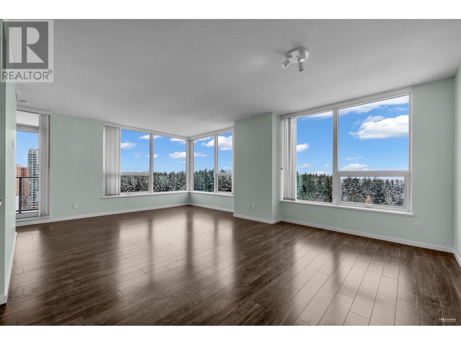 Listing Picture 13 of 39 : 2106 5883 BARKER AVENUE, Burnaby / 本拿比 - 魯藝地產 Yvonne Lu Group - MLS Medallion Club Member