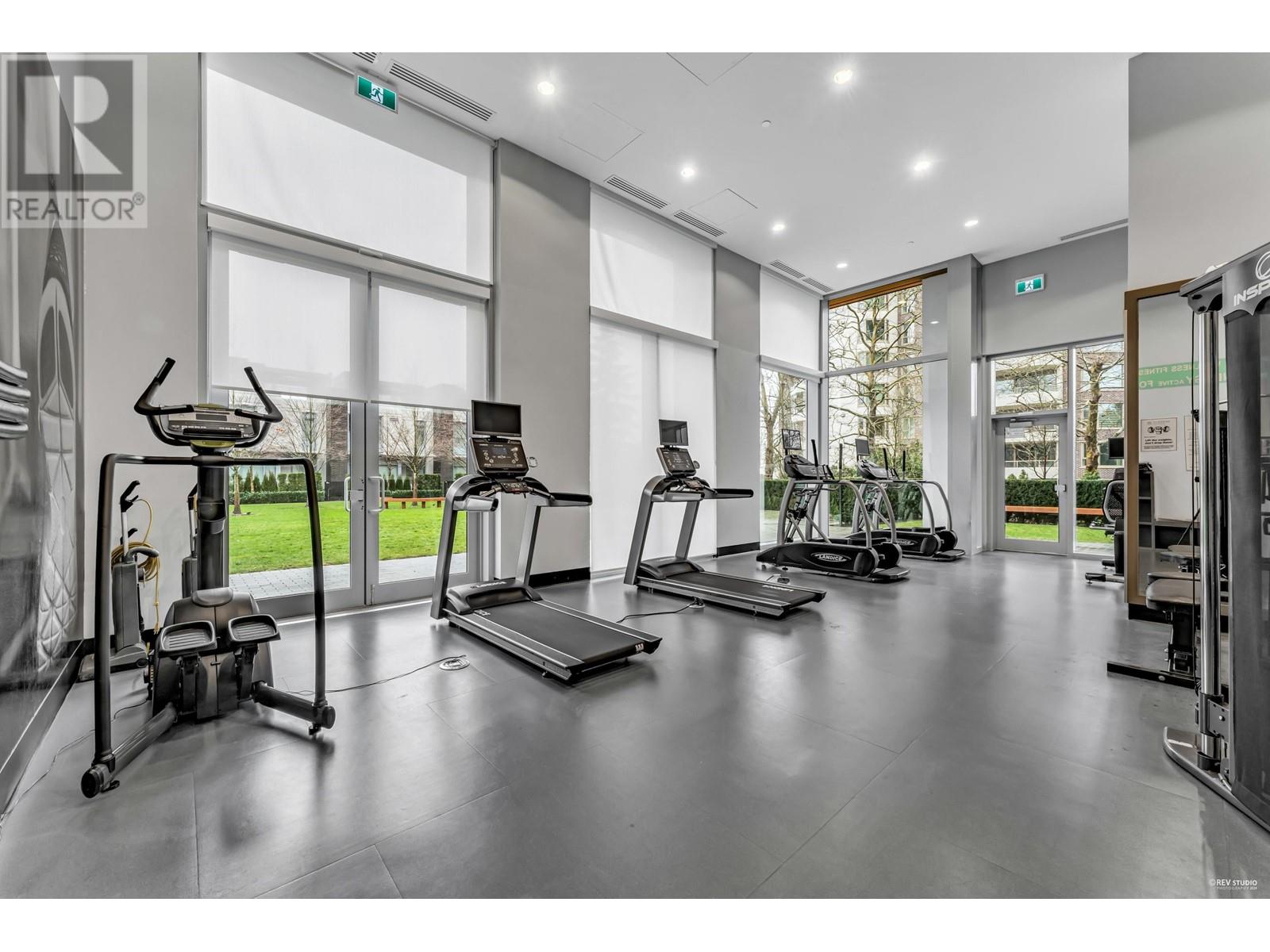 Listing Picture 35 of 39 : 2106 5883 BARKER AVENUE, Burnaby / 本拿比 - 魯藝地產 Yvonne Lu Group - MLS Medallion Club Member