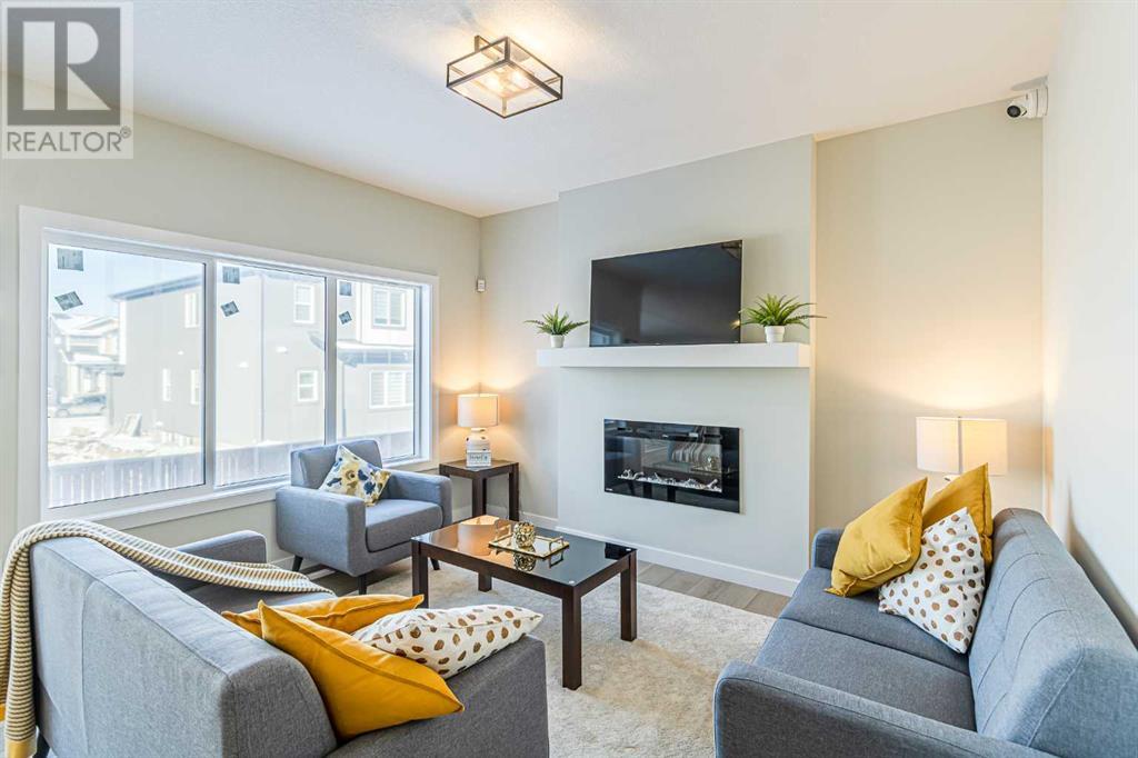 Property at 8 Waterford Manor image 2