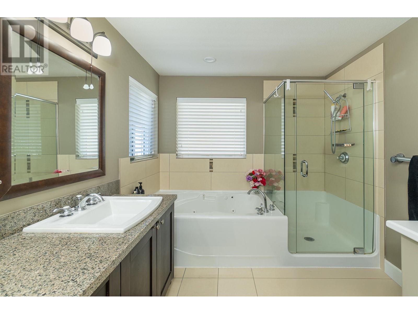 3363 Highland Drive, Coquitlam, British Columbia  V3E 0A9 - Photo 16 - R2974385