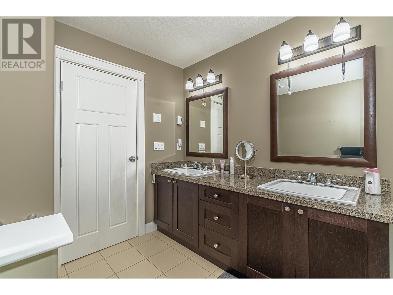 3363 Highland Drive, Coquitlam, British Columbia  V3E 0A9 - Photo 17 - R2974385