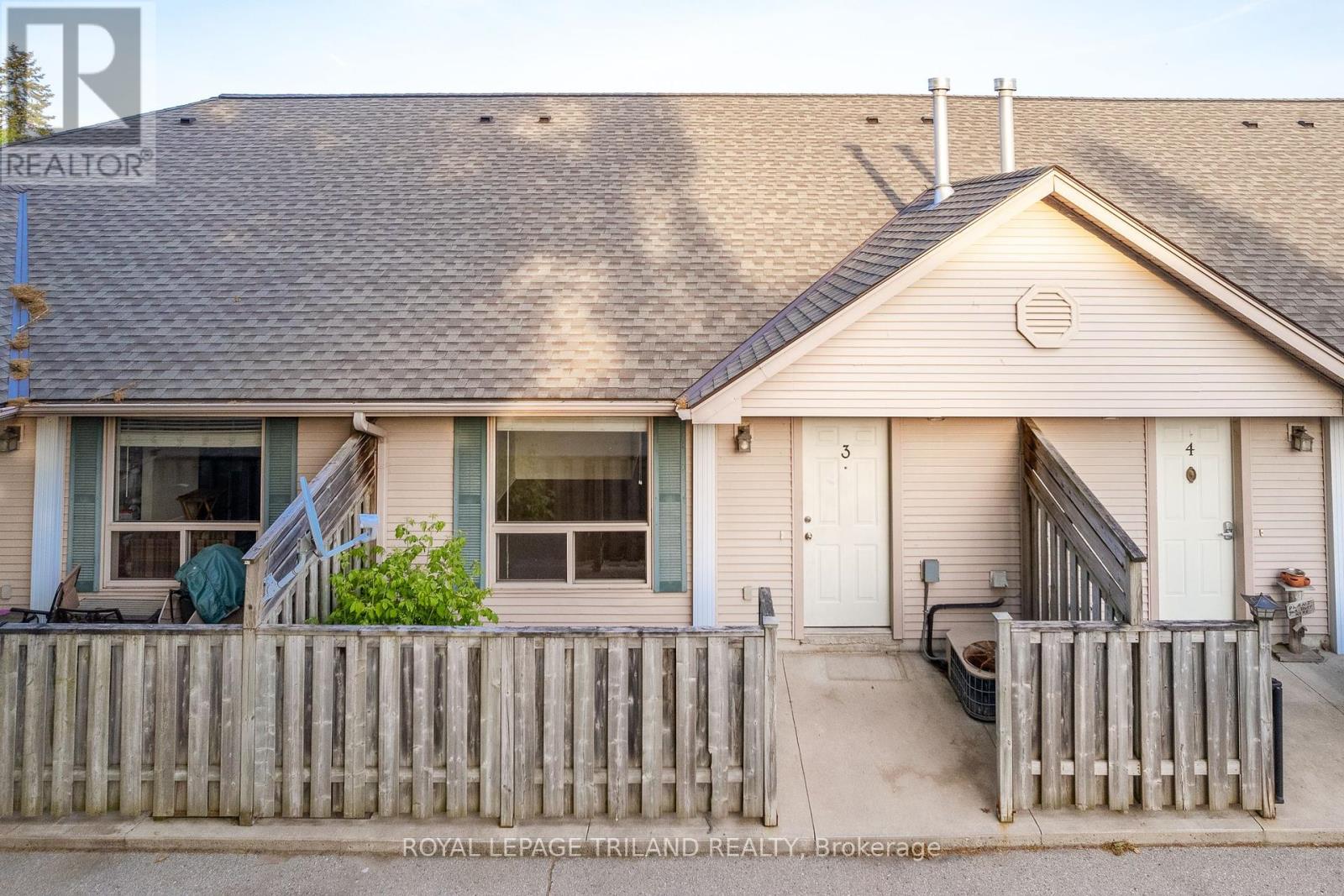 3 - 8 Oak Street, Lambton Shores, Ontario  N0M 1T0 - Photo 37 - X12007474
