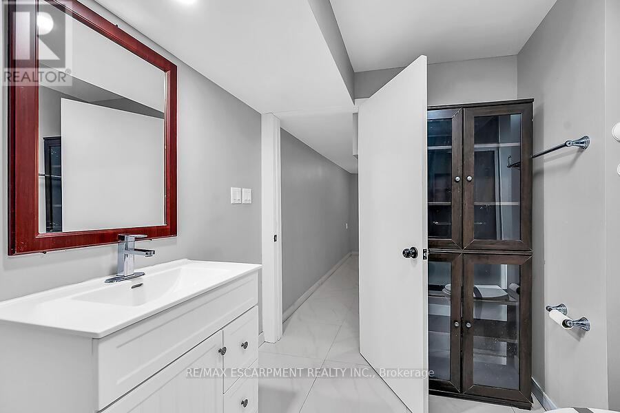 457 Queen Mary Drive, Brampton, Ontario  L7A 4L2 - Photo 42 - W12008402