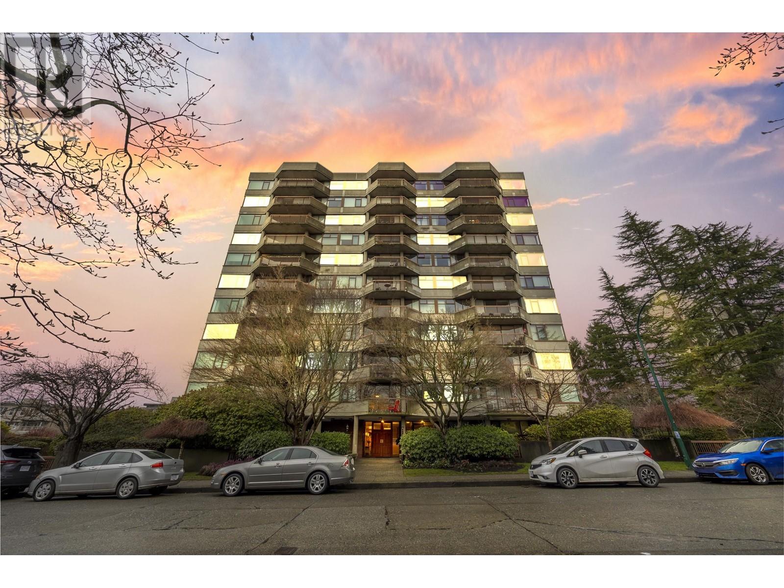 202 2445 W 3RD AVENUE, Vancouver