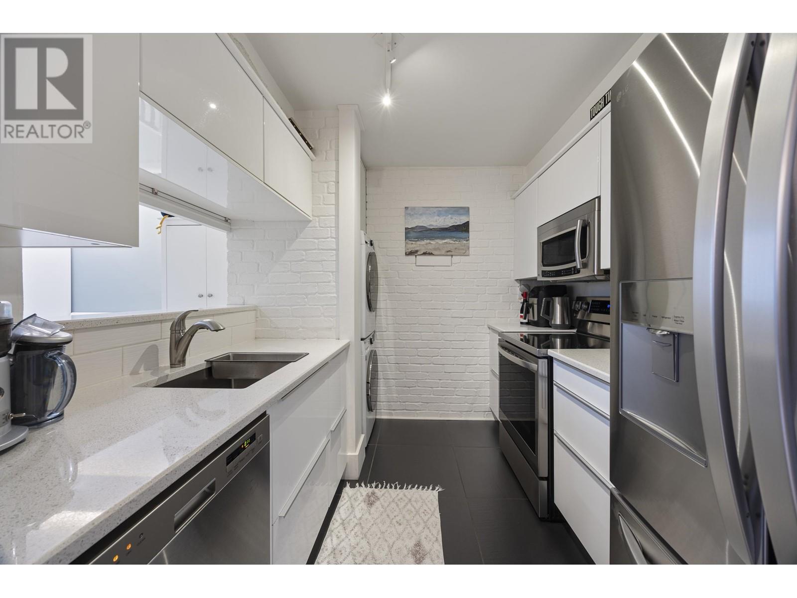 Listing Picture 7 of 13 : 202 2445 W 3RD AVENUE, Vancouver / 溫哥華 - 魯藝地產 Yvonne Lu Group - MLS Medallion Club Member