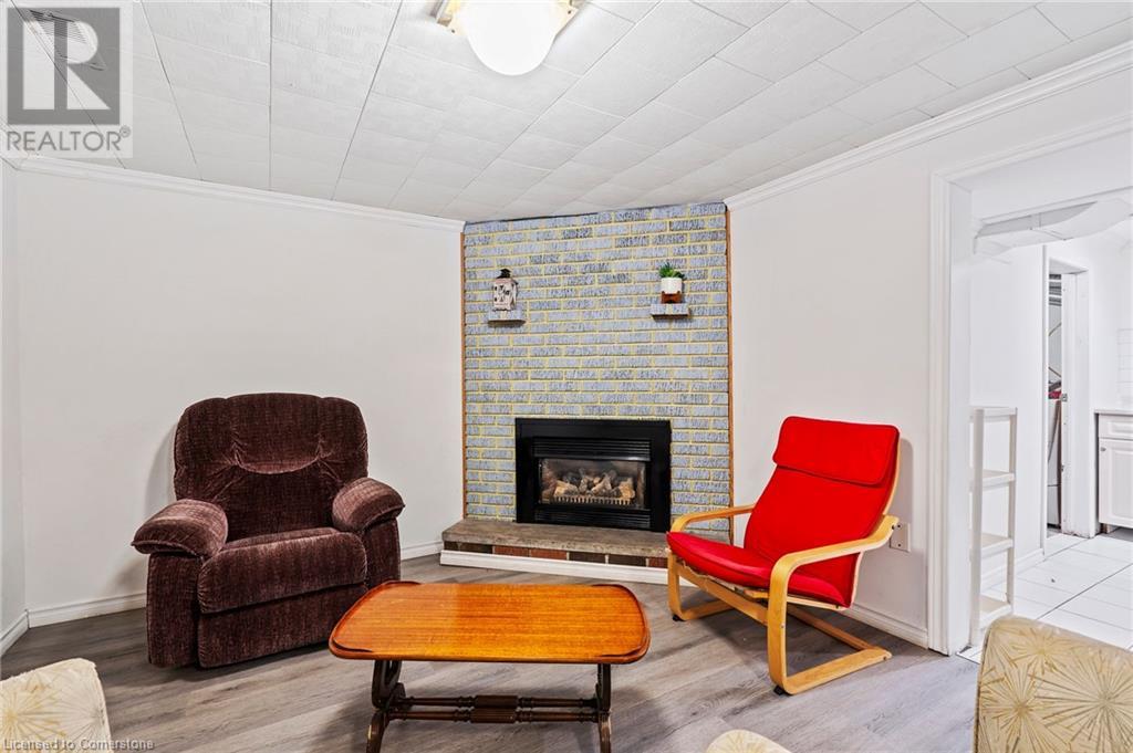 Property at 128 TOULON Crescent image 5