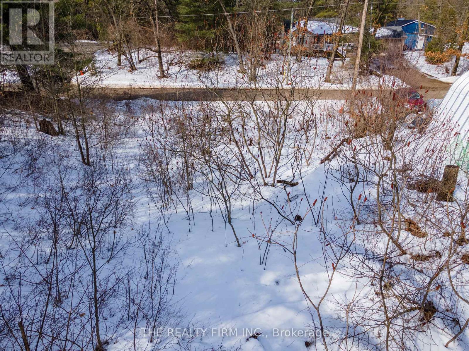 10048 Urlin Crescent, Lambton Shores (Port Franks), Ontario  N0M 2L0 - Photo 11 - X12008529