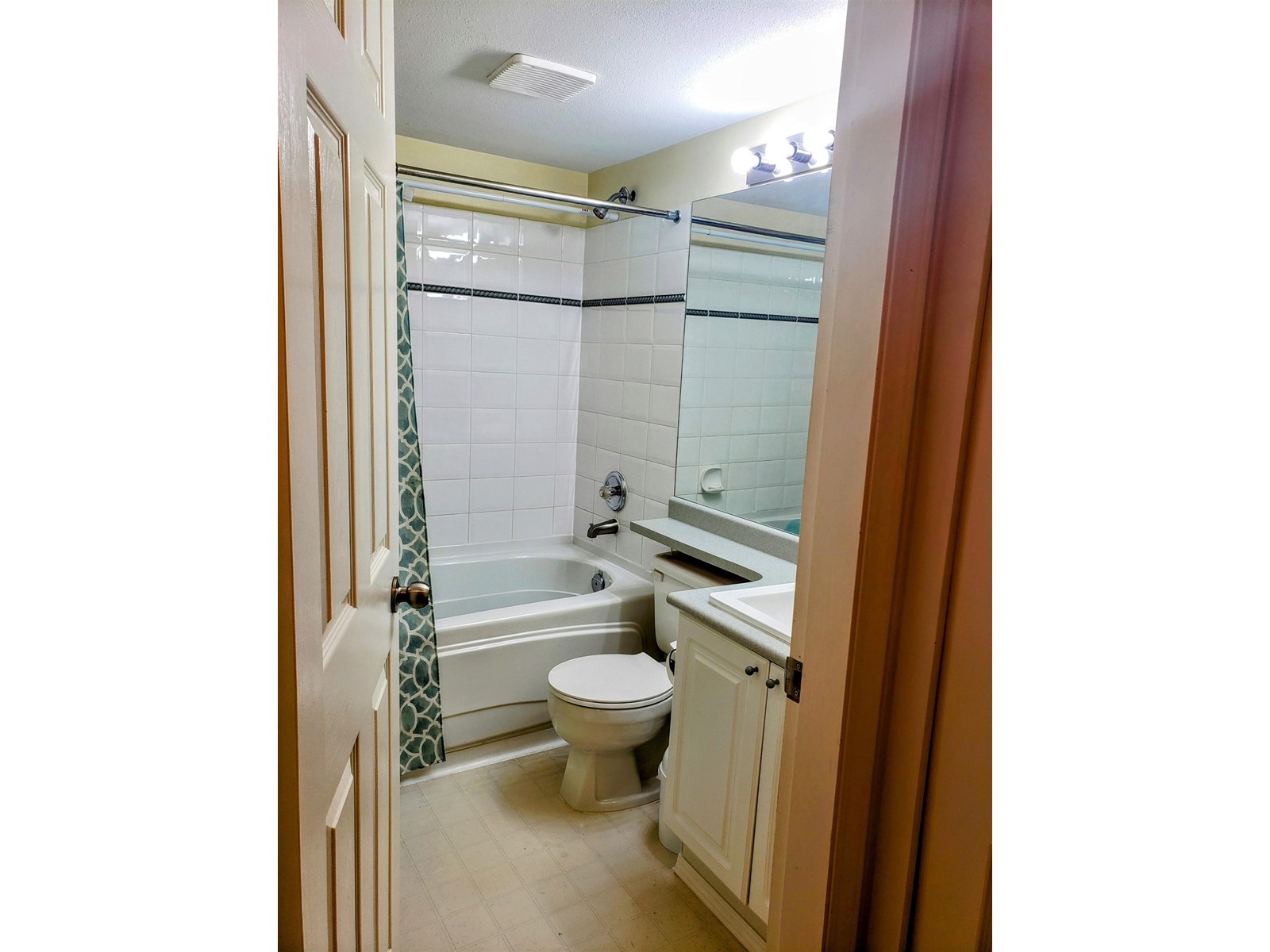 105 15268 105 Avenue, Surrey, British Columbia  V3R 0W8 - Photo 8 - R2975031