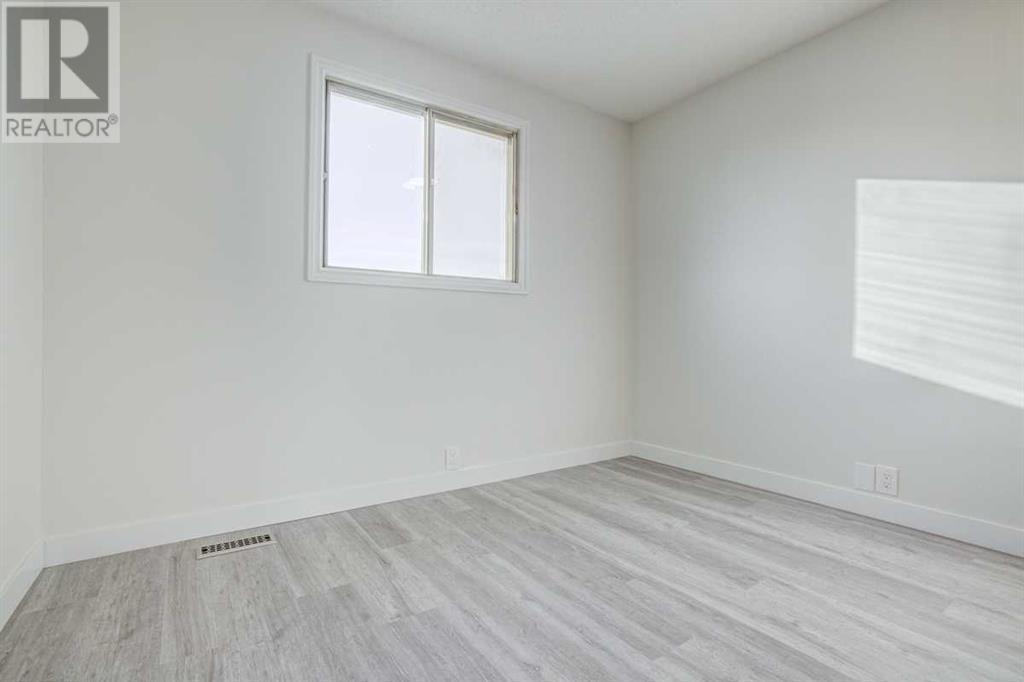 24 Erin Mount Crescent Se, Calgary, Alberta  T2B 2S3 - Photo 17 - A2187848