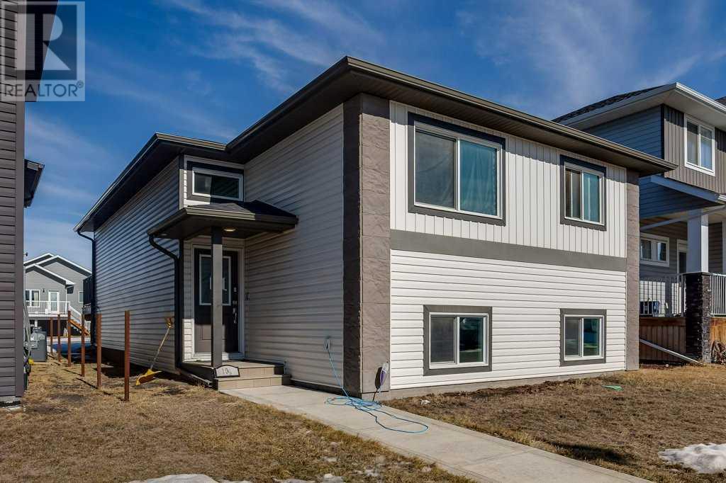 195 Livingston Close, Red Deer, Alberta  T4R 0S9 - Photo 1 - A2199184