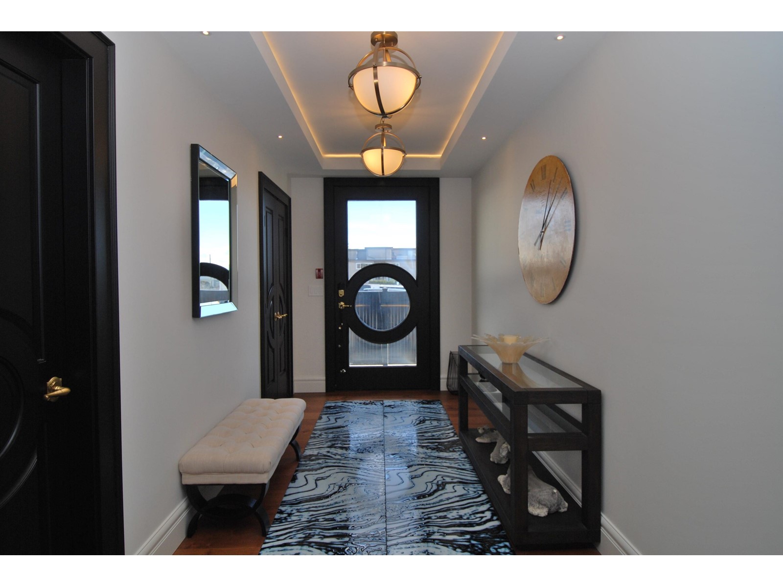 Property at 101 15219 ROYAL AVENUE image 2