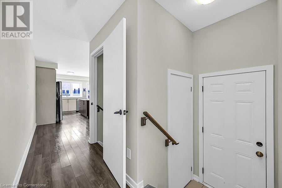457 Queen Mary Drive, Brampton, Ontario  L7A 4L2 - Photo 8 - 40704648