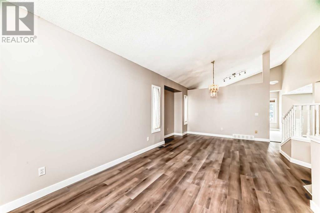 372 Hawkstone Close Nw, Calgary, Alberta  T3G 3P1 - Photo 15 - A2194635