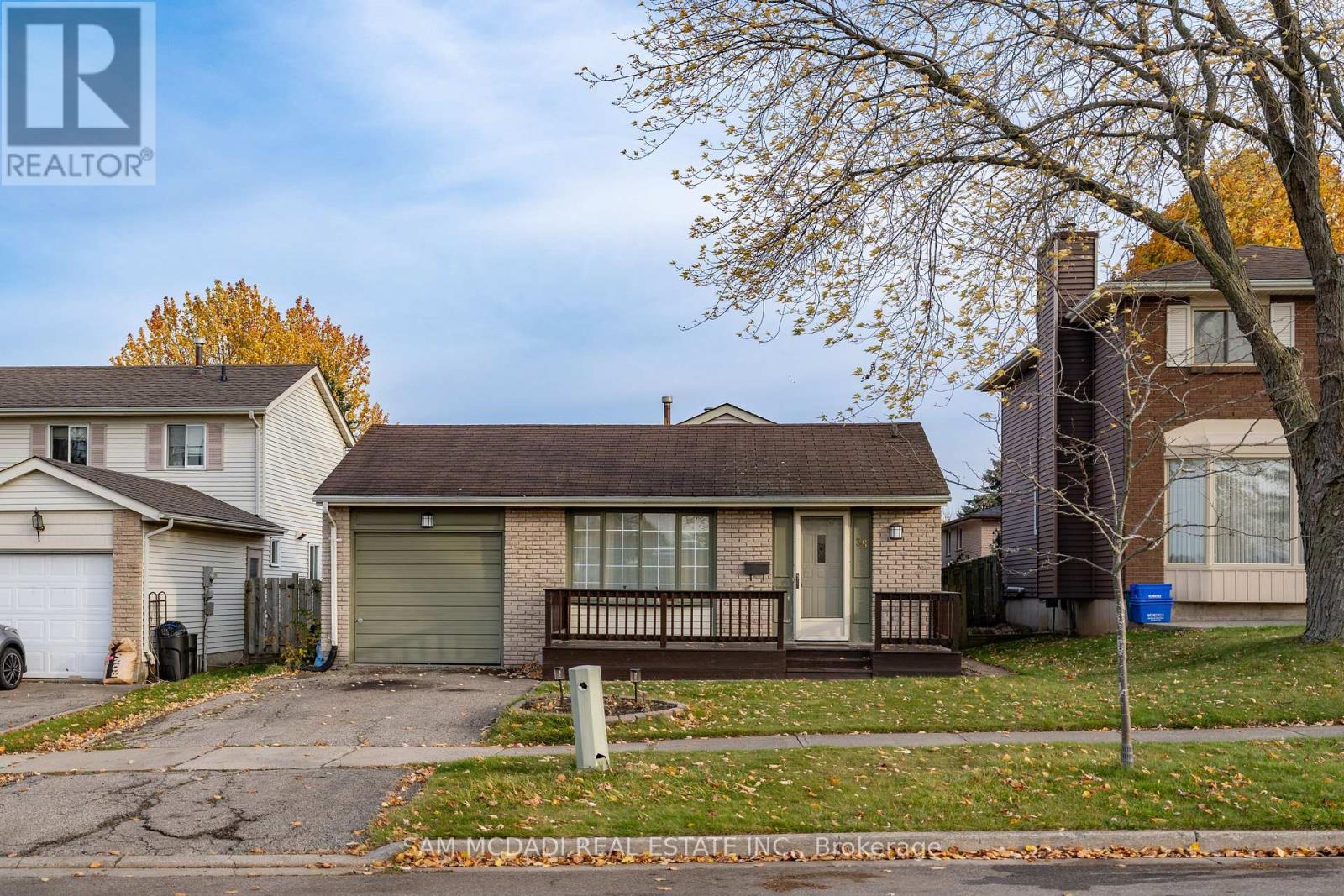 Property at 35 PARKLAND CRESCENT image 1