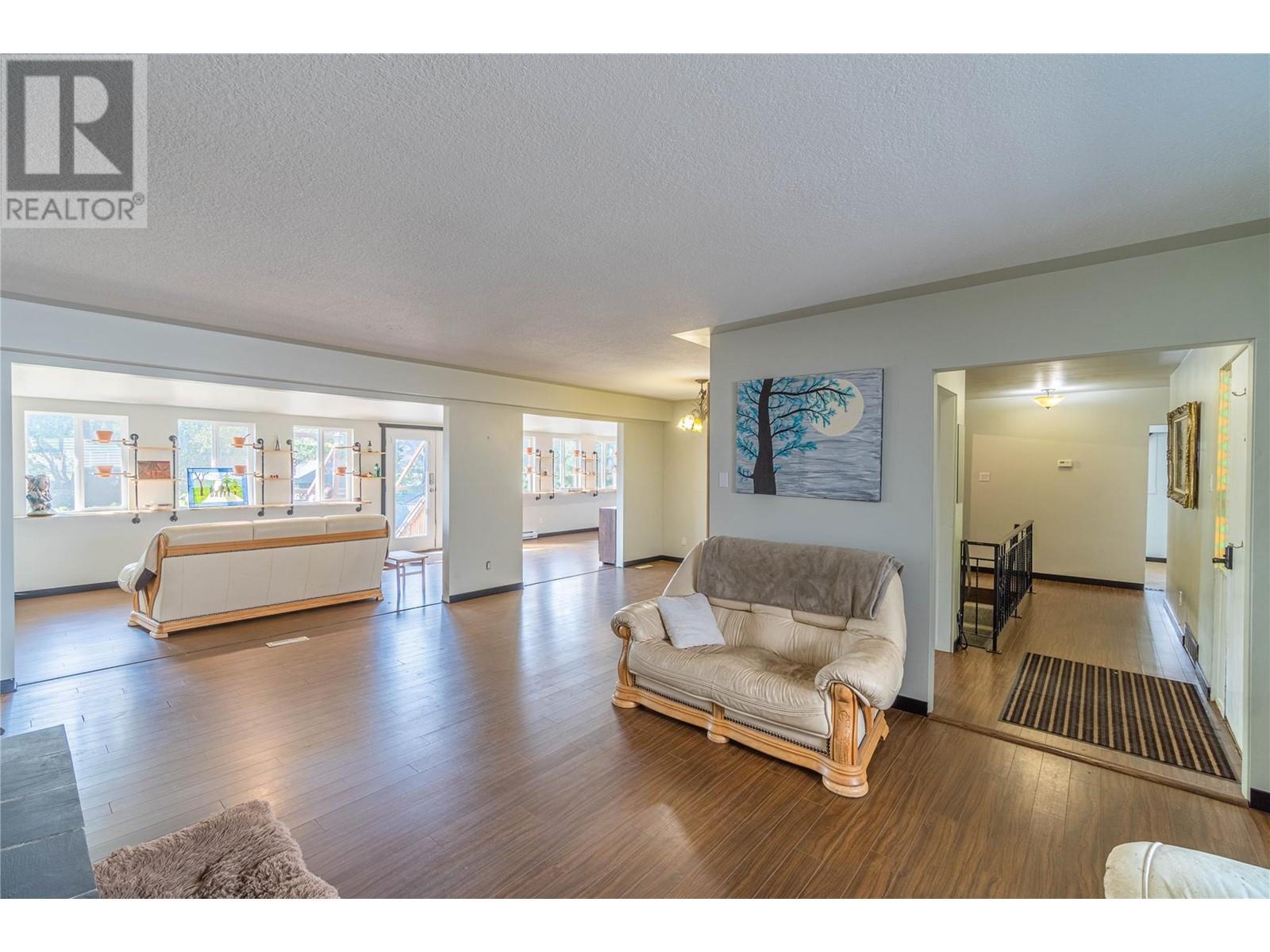 Property at 2215 BARBARA Avenue image 1