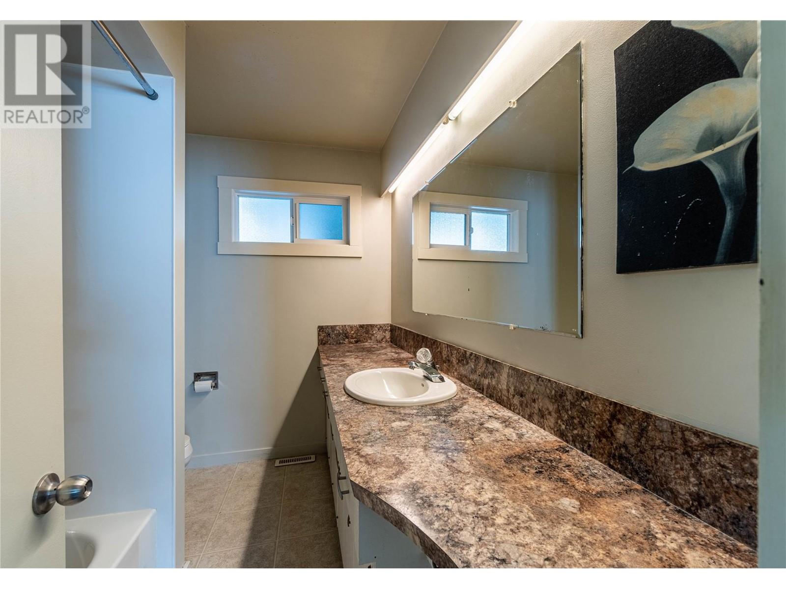 2215 Barbara Avenue, Kamloops, British Columbia  V2H 1T7 - Photo 29 - 10338157