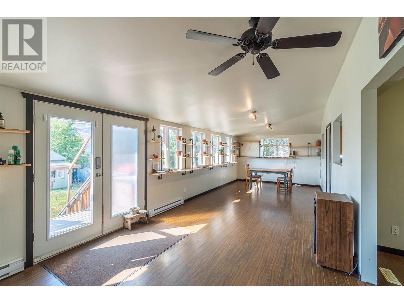 2215 Barbara Avenue, Kamloops, British Columbia  V2H 1T7 - Photo 4 - 10338157