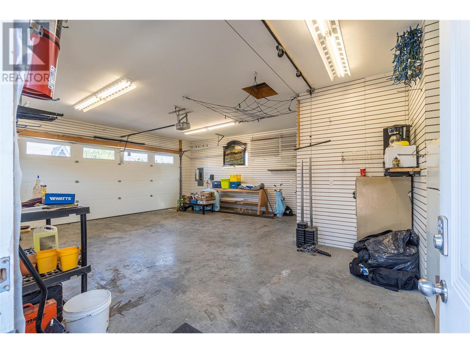 2215 Barbara Avenue, Kamloops, British Columbia  V2H 1T7 - Photo 64 - 10338157