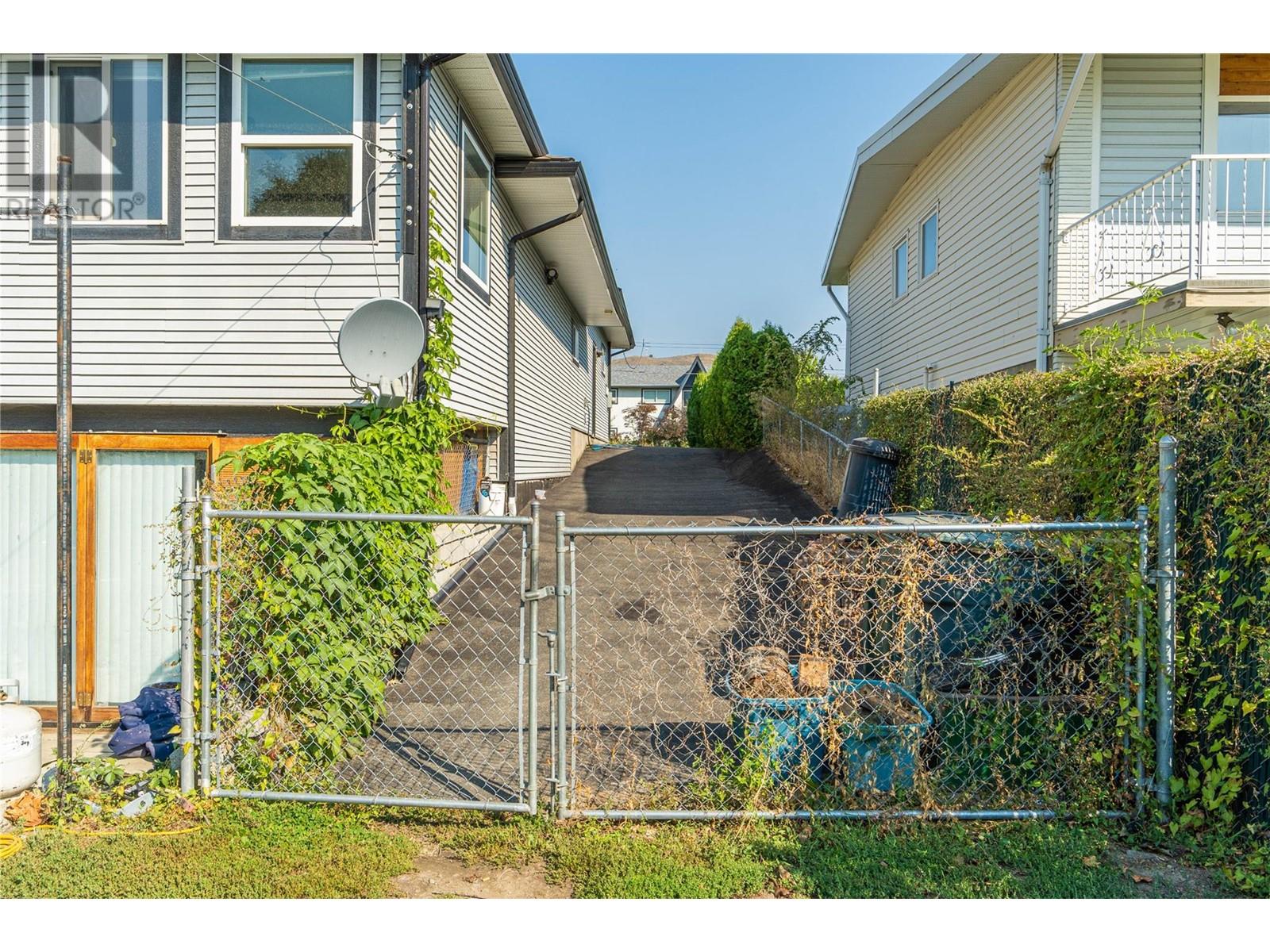 2215 Barbara Avenue, Kamloops, British Columbia  V2H 1T7 - Photo 8 - 10338157