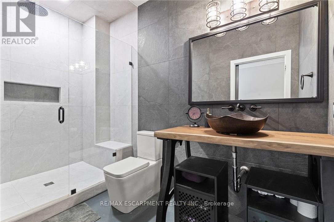 105 - 66 Bay Street S, Hamilton (Durand), Ontario  L8P 4Z6 - Photo 27 - X12008587