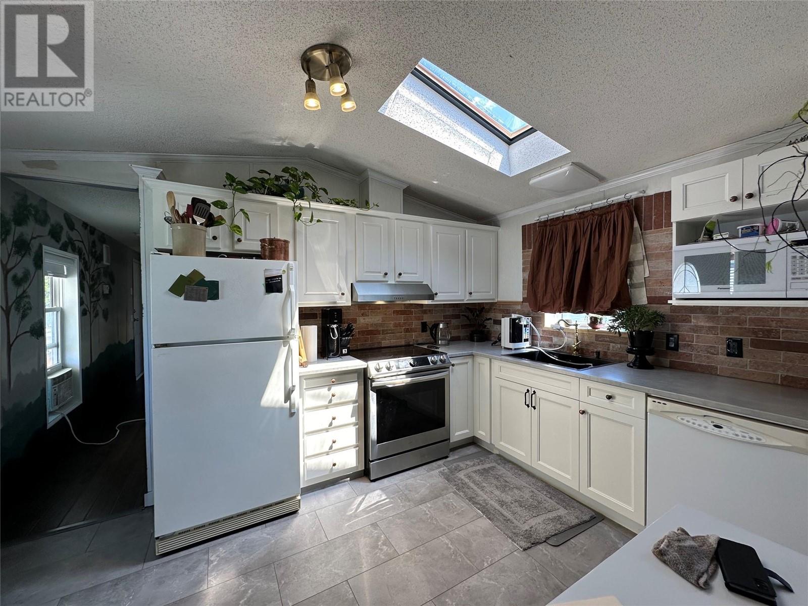 2035 Boucherie Road Unit# 11, West Kelowna, British Columbia  V4T 1Z6 - Photo 10 - 10337405