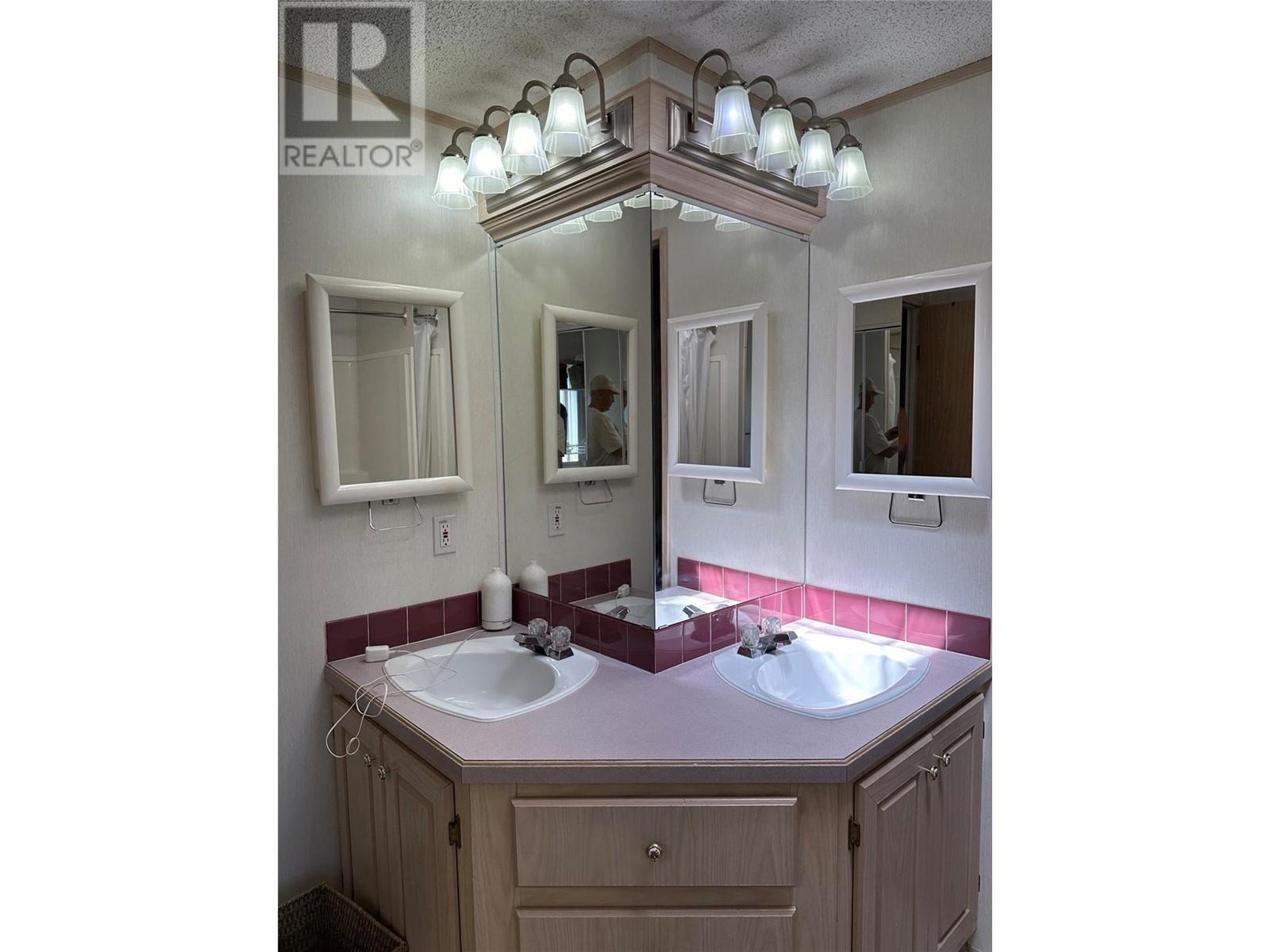 2035 Boucherie Road Unit# 11, West Kelowna, British Columbia  V4T 1Z6 - Photo 17 - 10337405