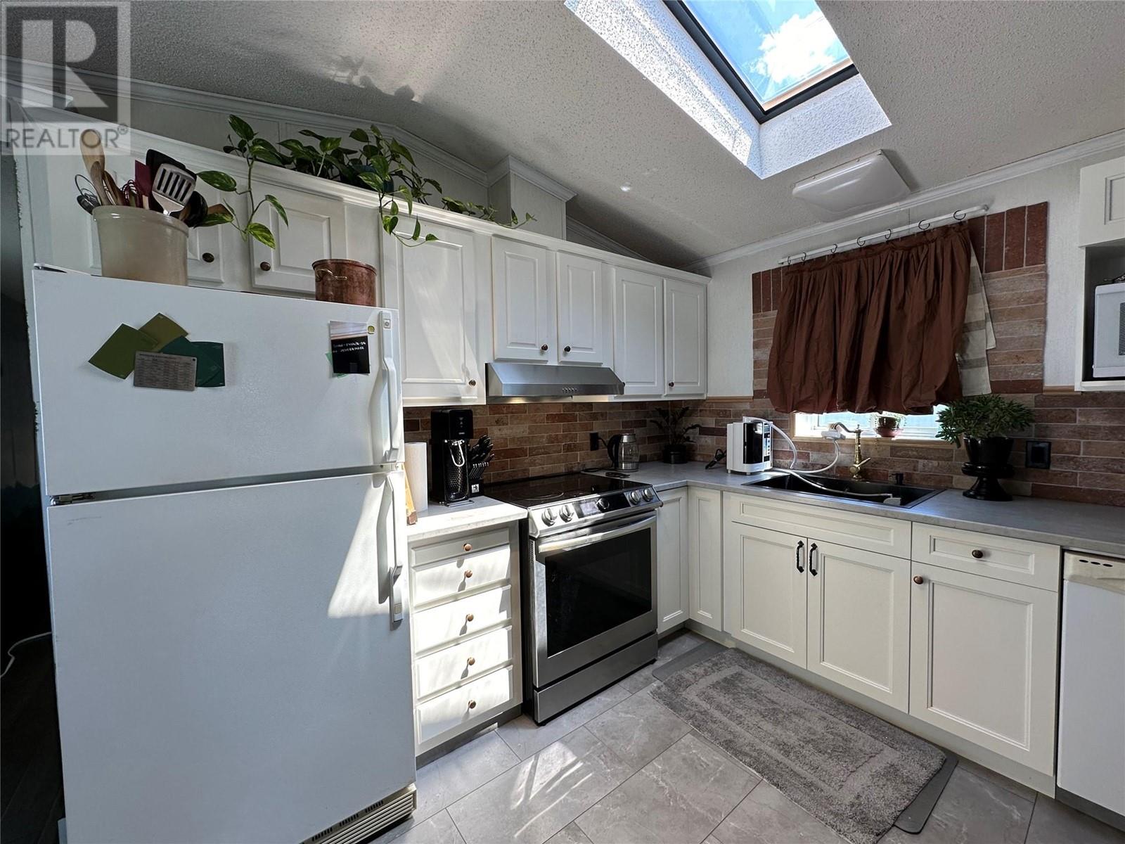 2035 Boucherie Road Unit# 11, West Kelowna, British Columbia  V4T 1Z6 - Photo 9 - 10337405