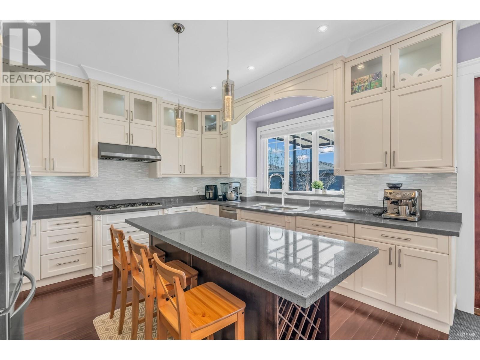 337 E 17th Street, North Vancouver, British Columbia  V7L 2W1 - Photo 10 - R2975014