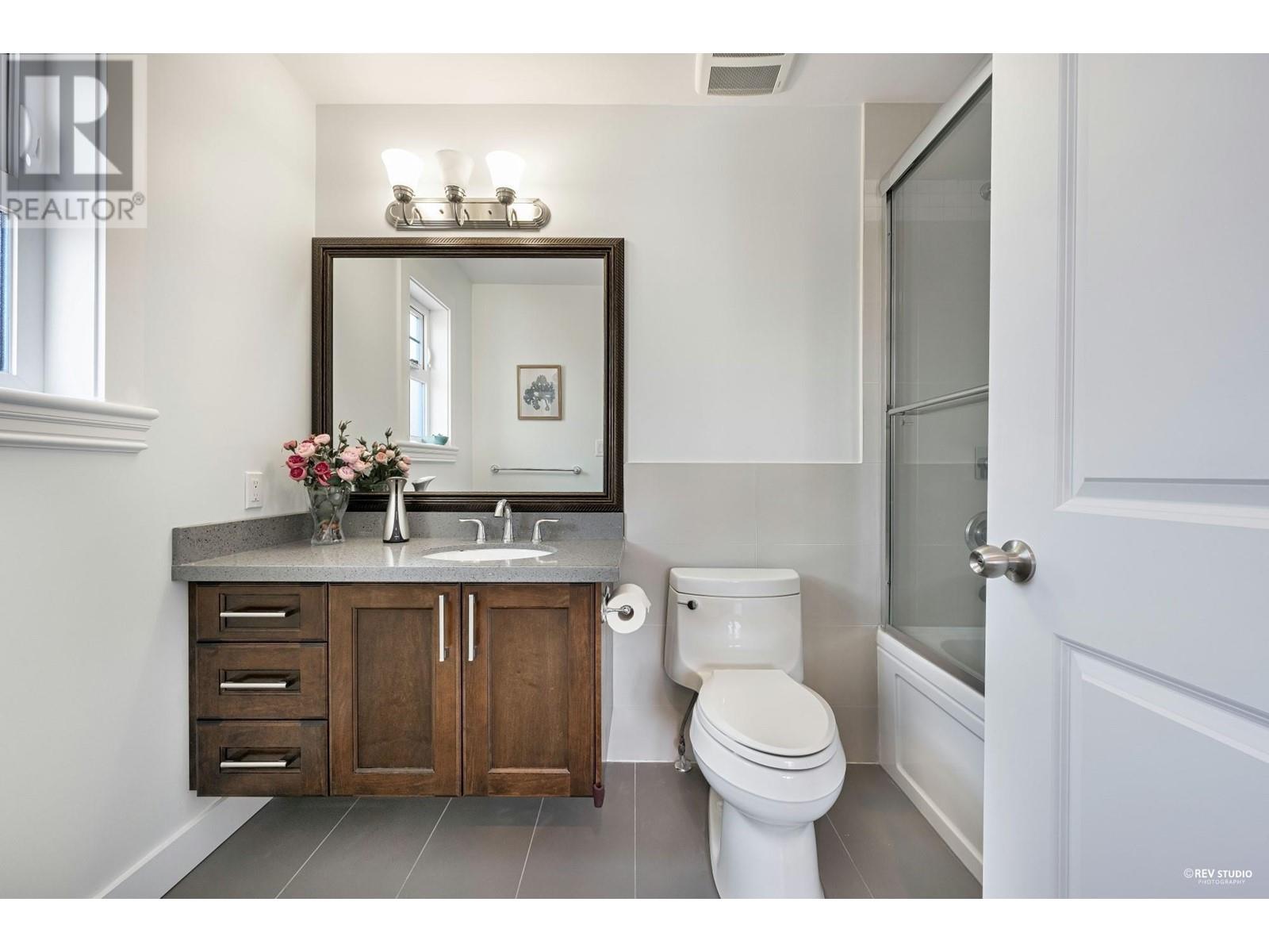 337 E 17th Street, North Vancouver, British Columbia  V7L 2W1 - Photo 30 - R2975014