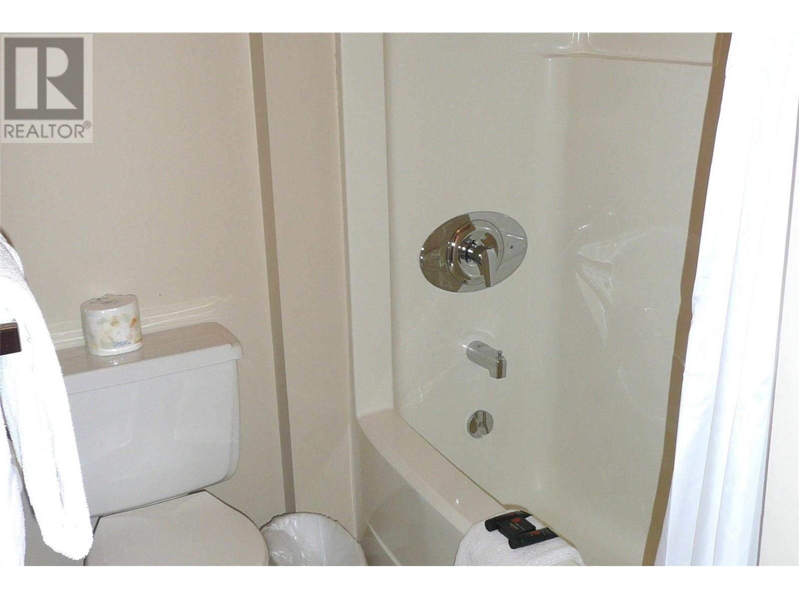 148 Silver Lode Lane Unit# 208, Silver Star, British Columbia  V1B 3M1 - Photo 11 - 10338139