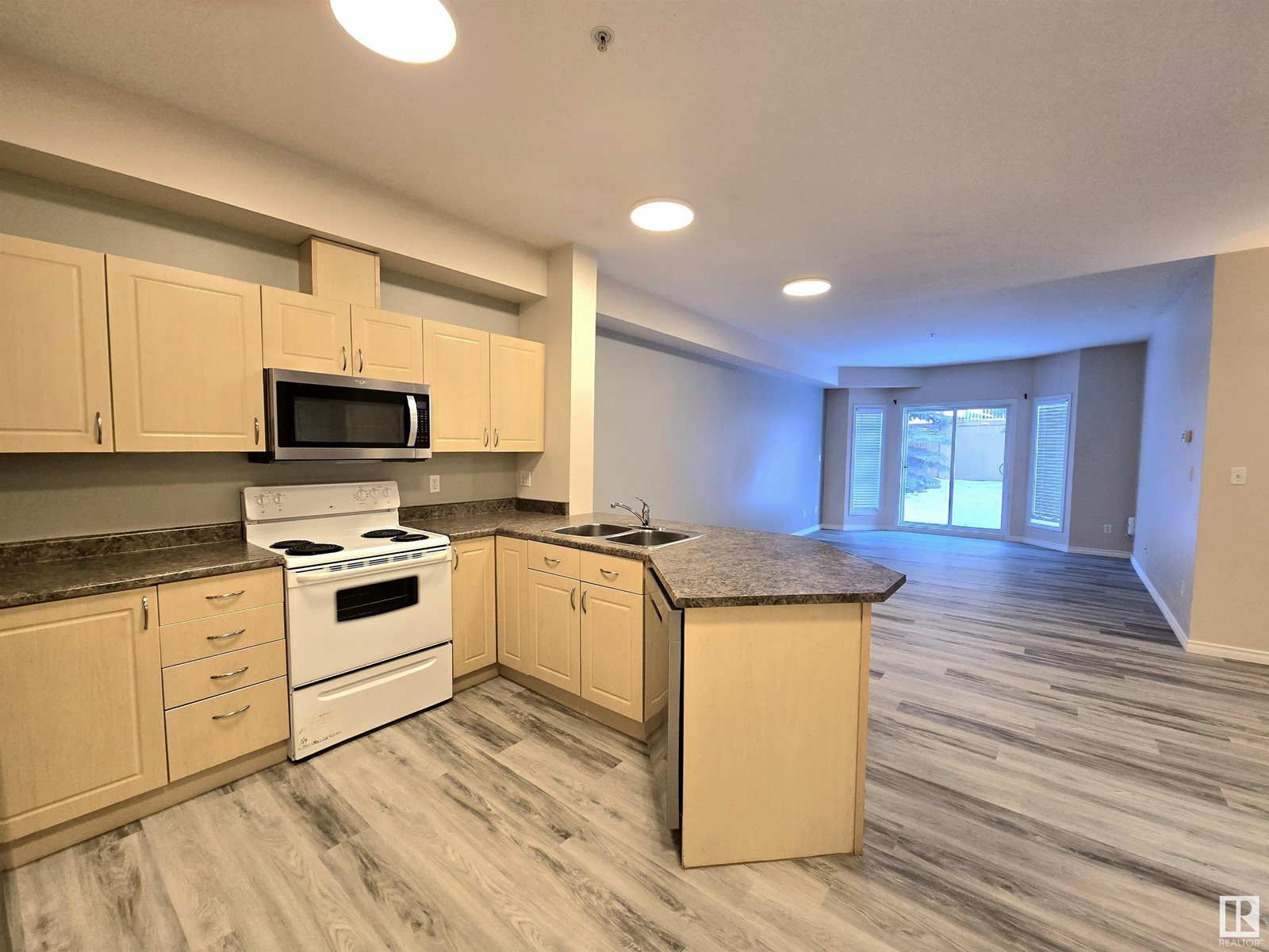 Property at #111 4304 139 AV NW image 5