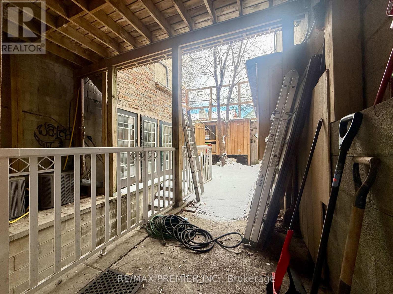 183 Augusta Avenue, Toronto, Ontario  M5T 2L4 - Photo 3 - C11952362