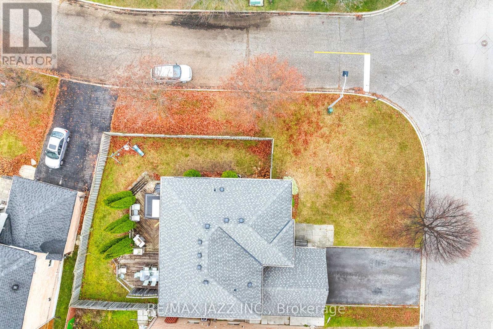 1129 Gossamer Drive, Pickering, Ontario  L1X 2T8 - Photo 5 - E12008733