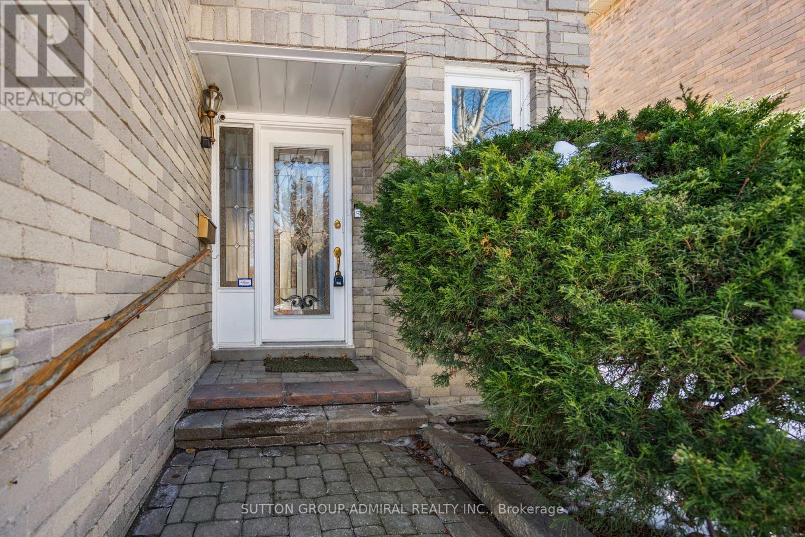 31 Karen Street, Vaughan, Ontario  L4J 5L5 - Photo 3 - N12008761