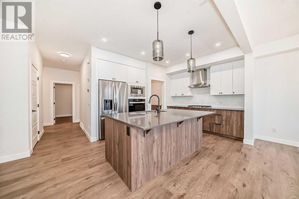 Property at 166 Amblehurst Way NW image 4