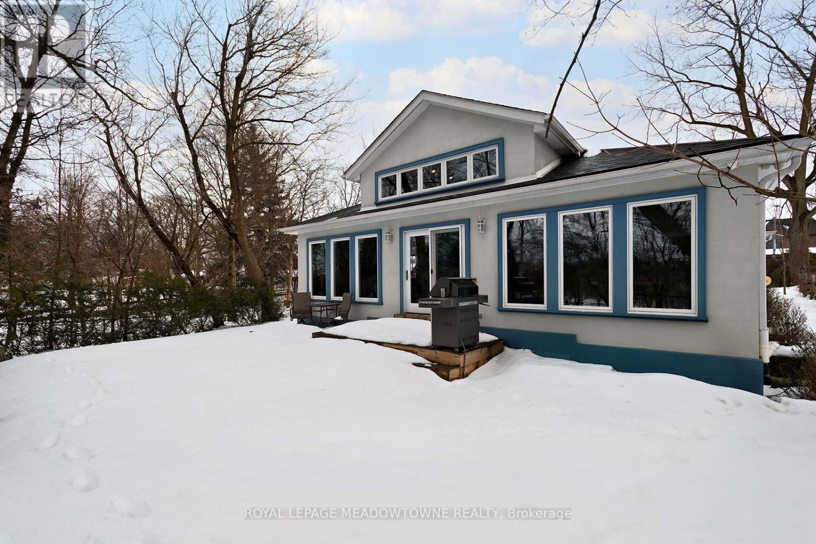 Property at 307 QUEEN STREET S image 2