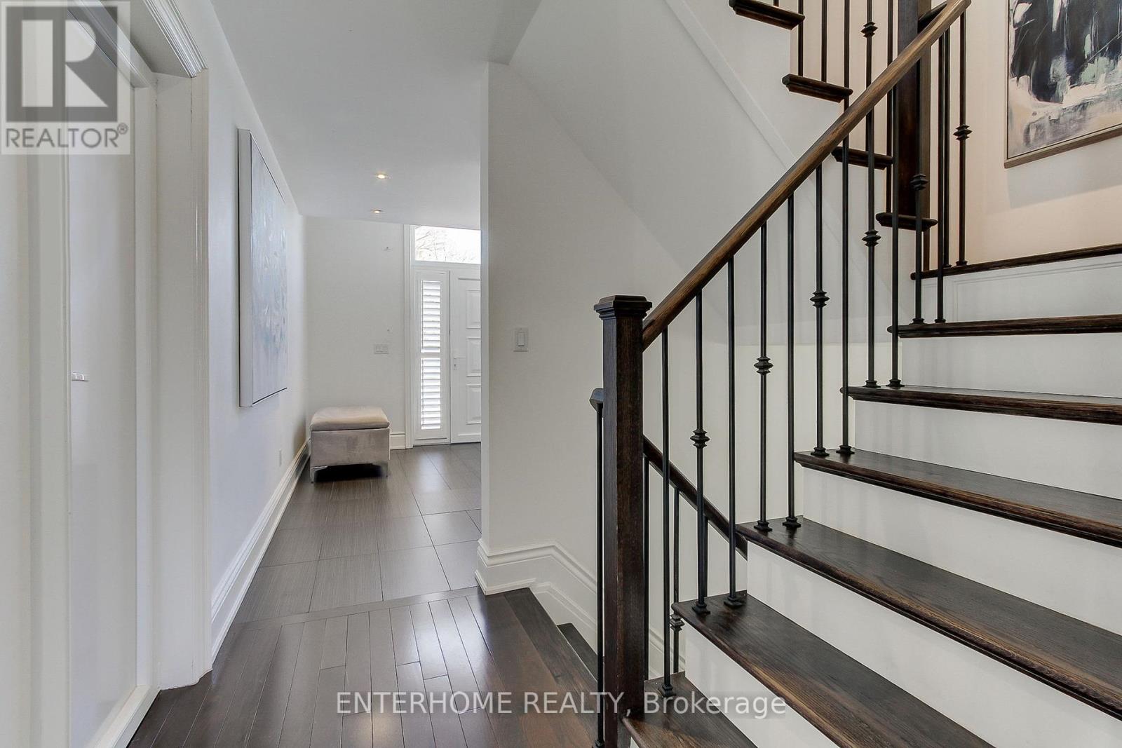 58 Firwood Crescent, Toronto, Ontario  M9B 5J2 - Photo 10 - W12008770
