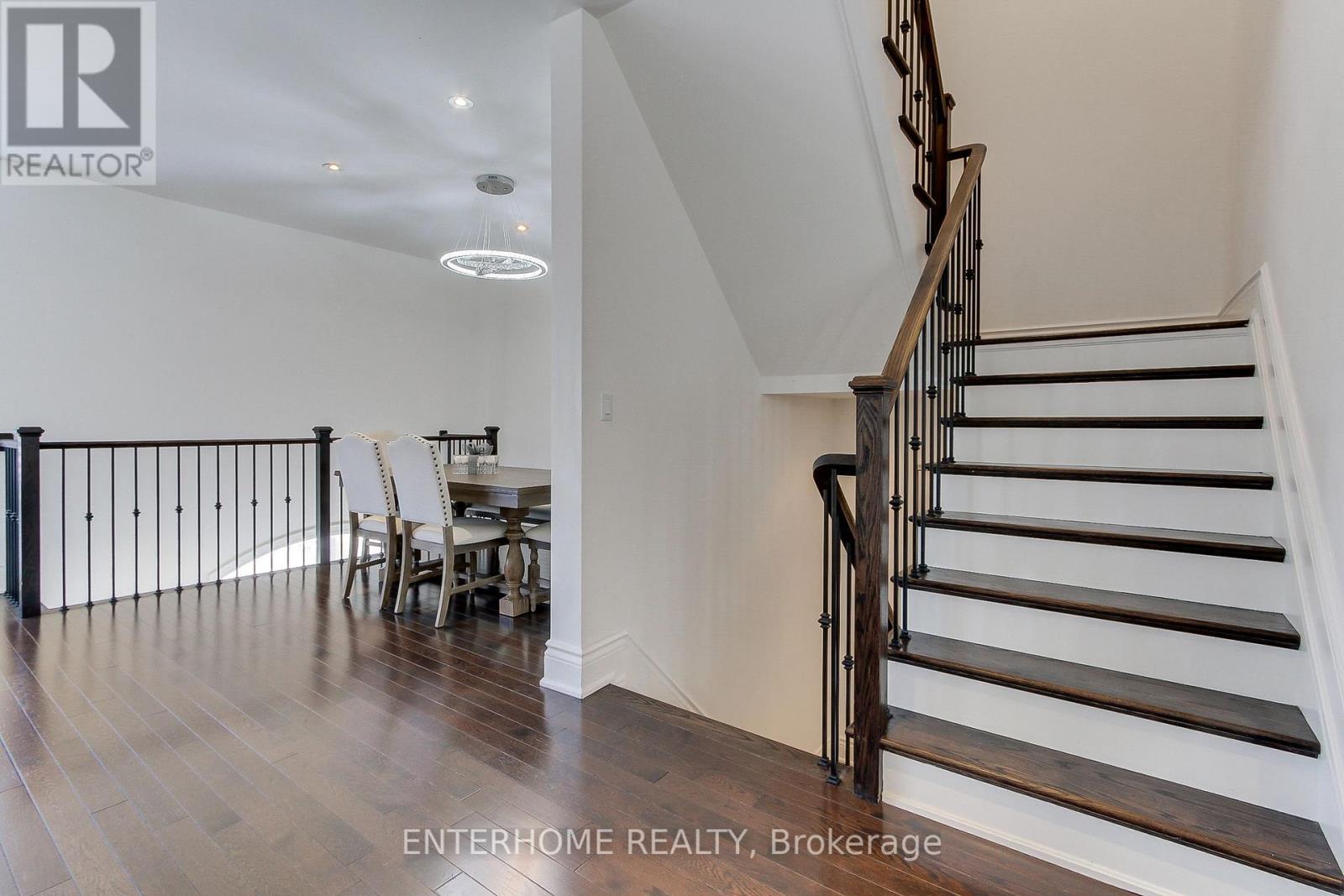 58 Firwood Crescent, Toronto, Ontario  M9B 5J2 - Photo 13 - W12008770