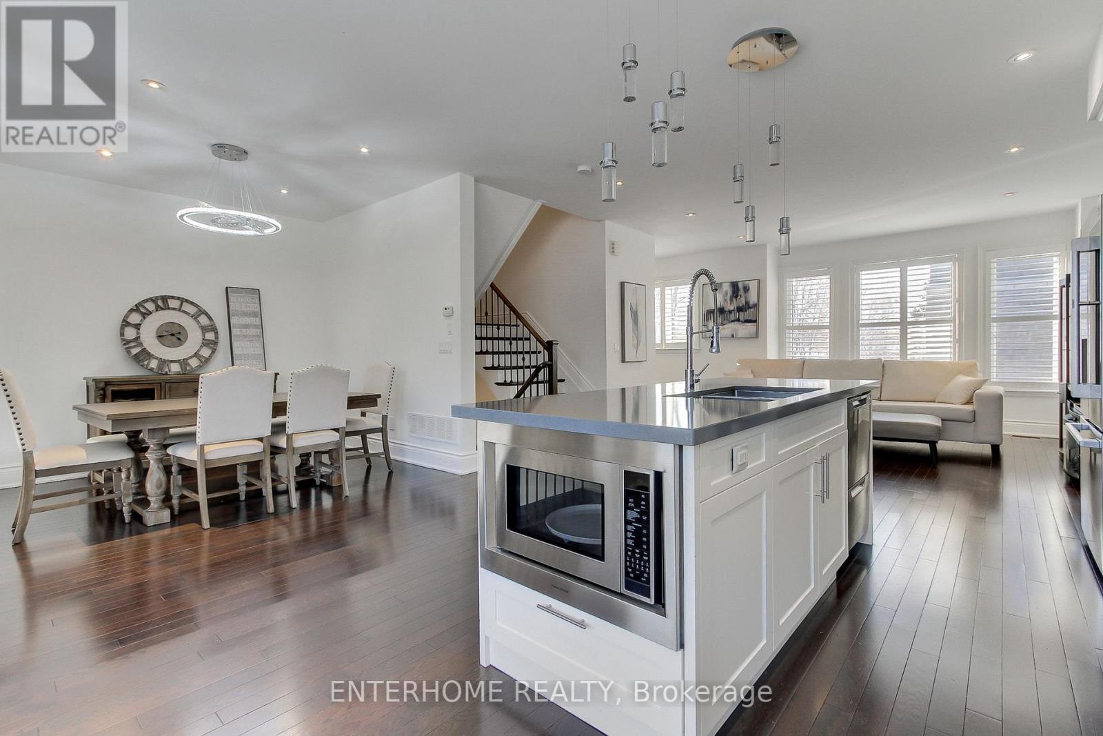 58 Firwood Crescent, Toronto, Ontario  M9B 5J2 - Photo 19 - W12008770