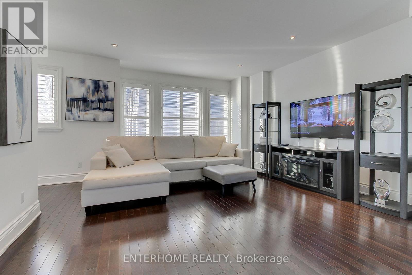 58 Firwood Crescent, Toronto, Ontario  M9B 5J2 - Photo 21 - W12008770