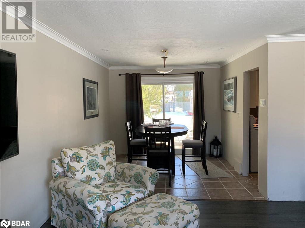 Property at 259 SUPERIOR Street E image 3