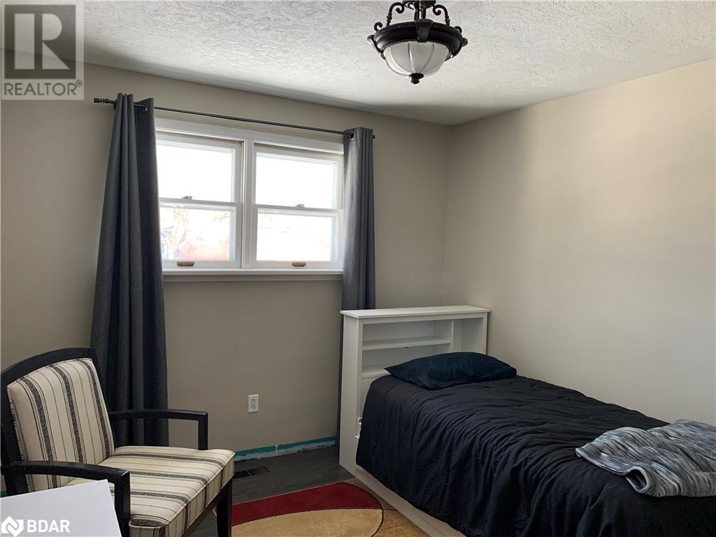 Property at 259 SUPERIOR Street E image 5